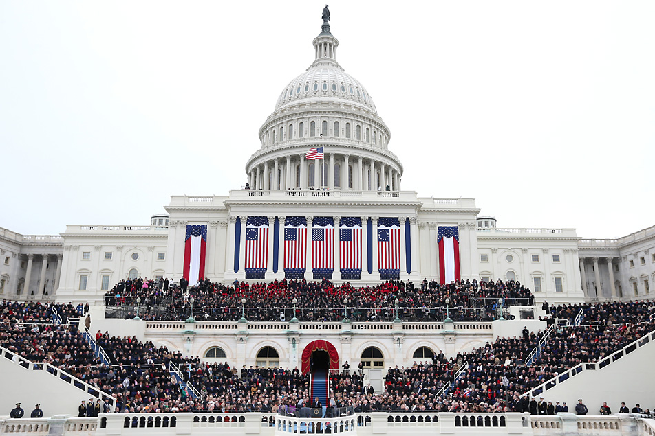 Donalda Trumpa bo varovalo 28.000 policistov