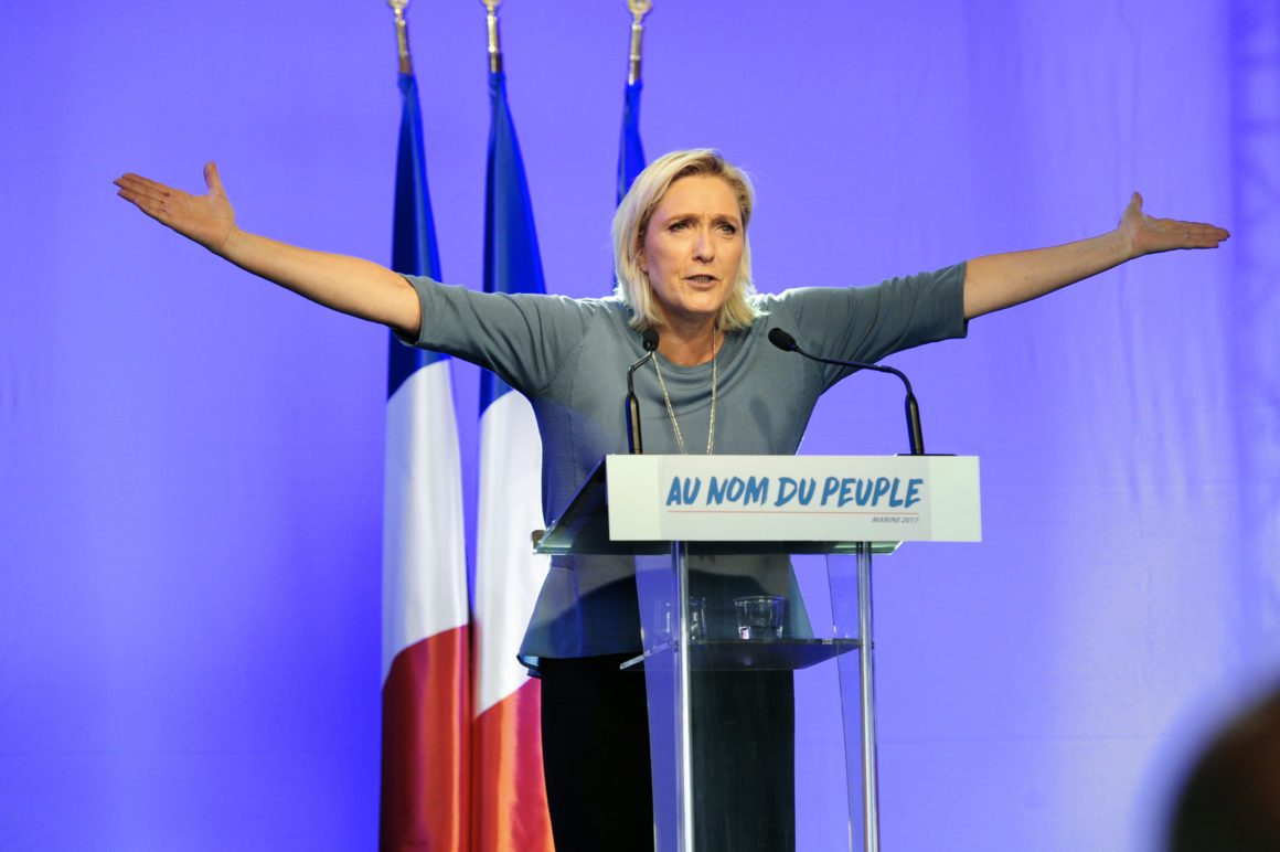 Marine Le Pen: EU je mrtva, le da tega še ne ve!