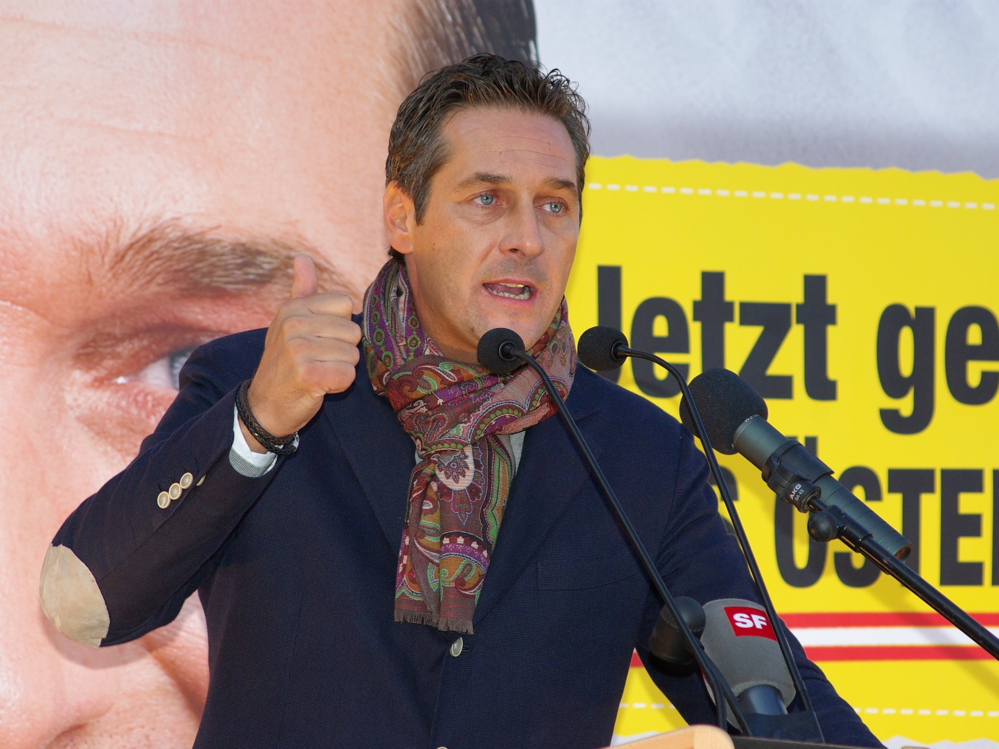 Heinz-Christian Strache: EU mora imeti svojo vojsko z jedrsko oborožitvijo!