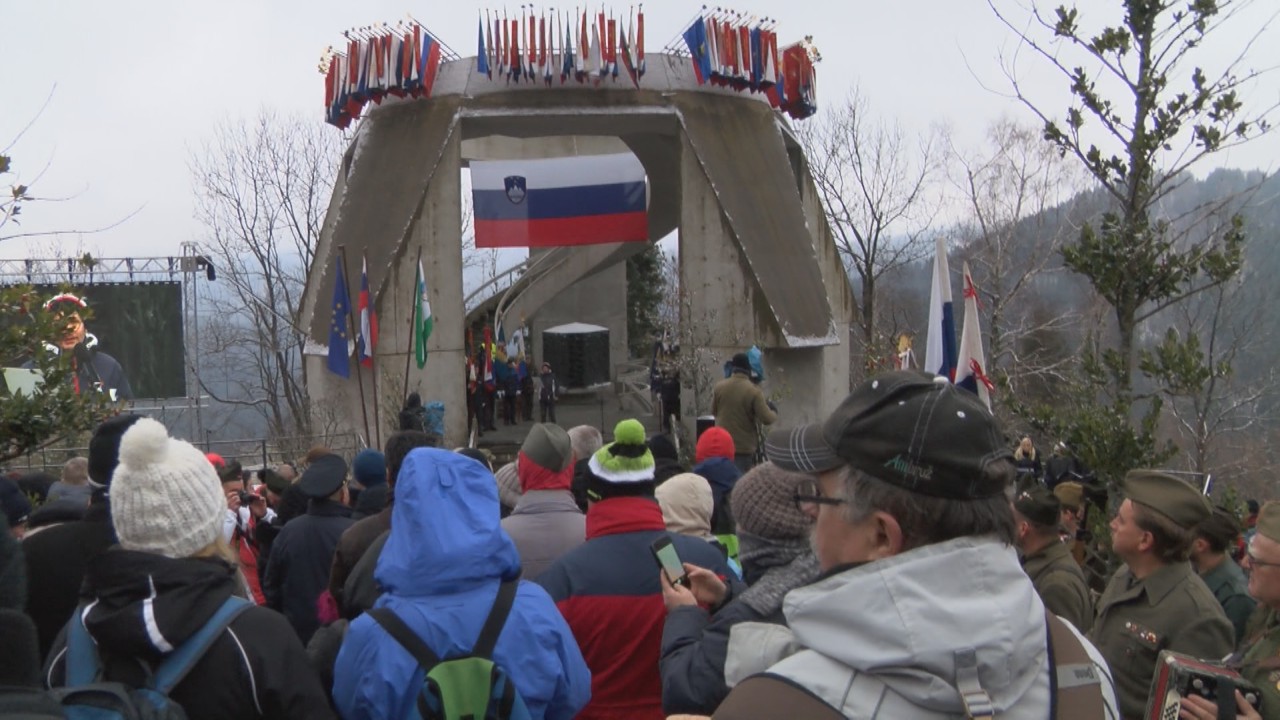 (VIDEO) Posnetek slovesnost ob 76. obletnici znamenite bitke v Dražgošah