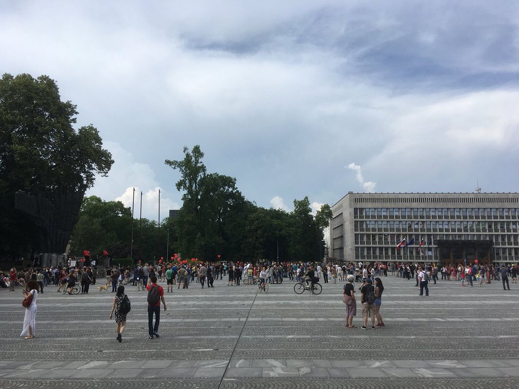 (VIDEO) Posnetek protestnegta shoda v Ljubljani “Brez strahu. Proti politiki sovraštva”