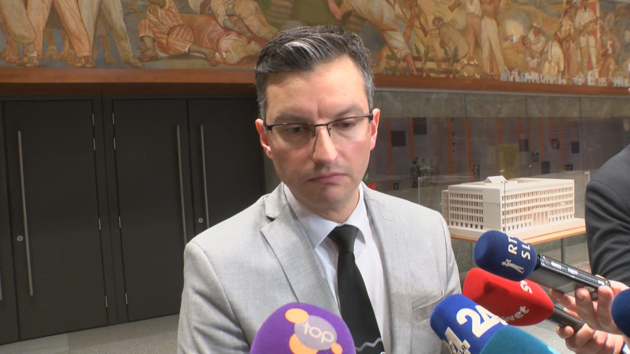 (VIDEO) “Take obtožbe so smešne. Ne verjamem, da je Sova dala to na televizijo, niti kabinet! To lahko zatrdim!”, je o aferi Patergate dejal premier Marjan Šarec