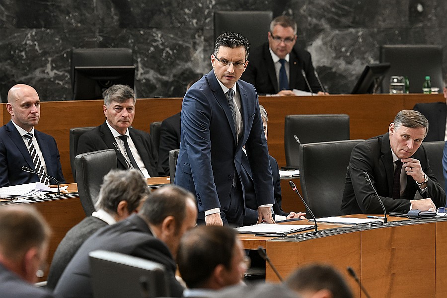 (VIDEO) Mehki vojaški udar ali samo upor v vojski? – “V tej državi politika vodi državo, ne vojska” – Premier Marjan Šarec o kritikah zaradi zamenjava brigadirja Mihe Škerbinca