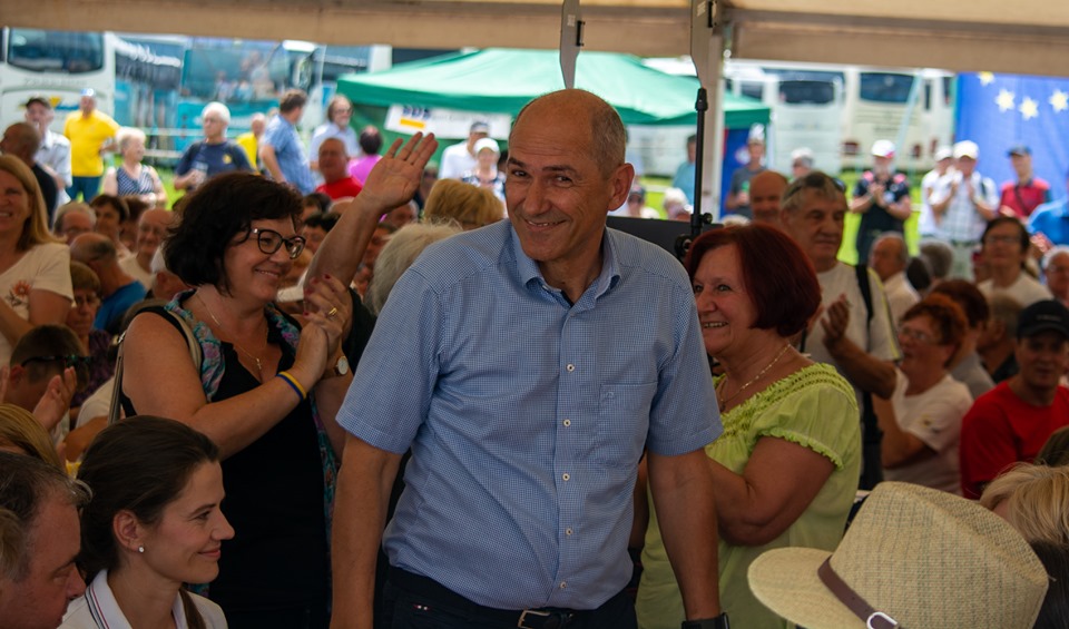 (VIDEO) Janša v Lepeni ob analizi rezultatov super volilnega leta citiral grškega filozofa Platona – “Moramo pa se še krepiti, moramo še rasti in naša deseta zmaga bo dovolj velika, da bo šlo Sloveniji bolje”