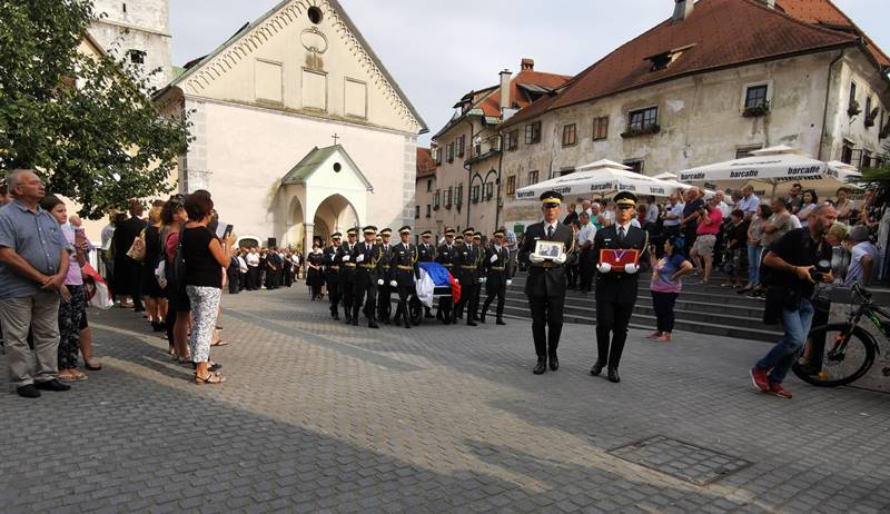 Marjan Šarec kot nekoč Milan Kučan – “H Kučanu so prišli kot nasprotniki, od njega pa odšli kot podporniki” – Kako je predsednik vlade Marjan Šarec “pacifiziral” sindikat kmetov