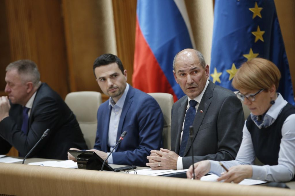 (VIDEO) Dogajanje v koaliciji: Franc Jurša nima informacij o tem, da bi premier Janez Janša želel zamenjati ministra za zdravje Tomaža Gantarja, Janja Sluga pa pravi, “da je Gregor Židan dobil sanjsko ponudbo, ki je pač ni mogel zavrniti”