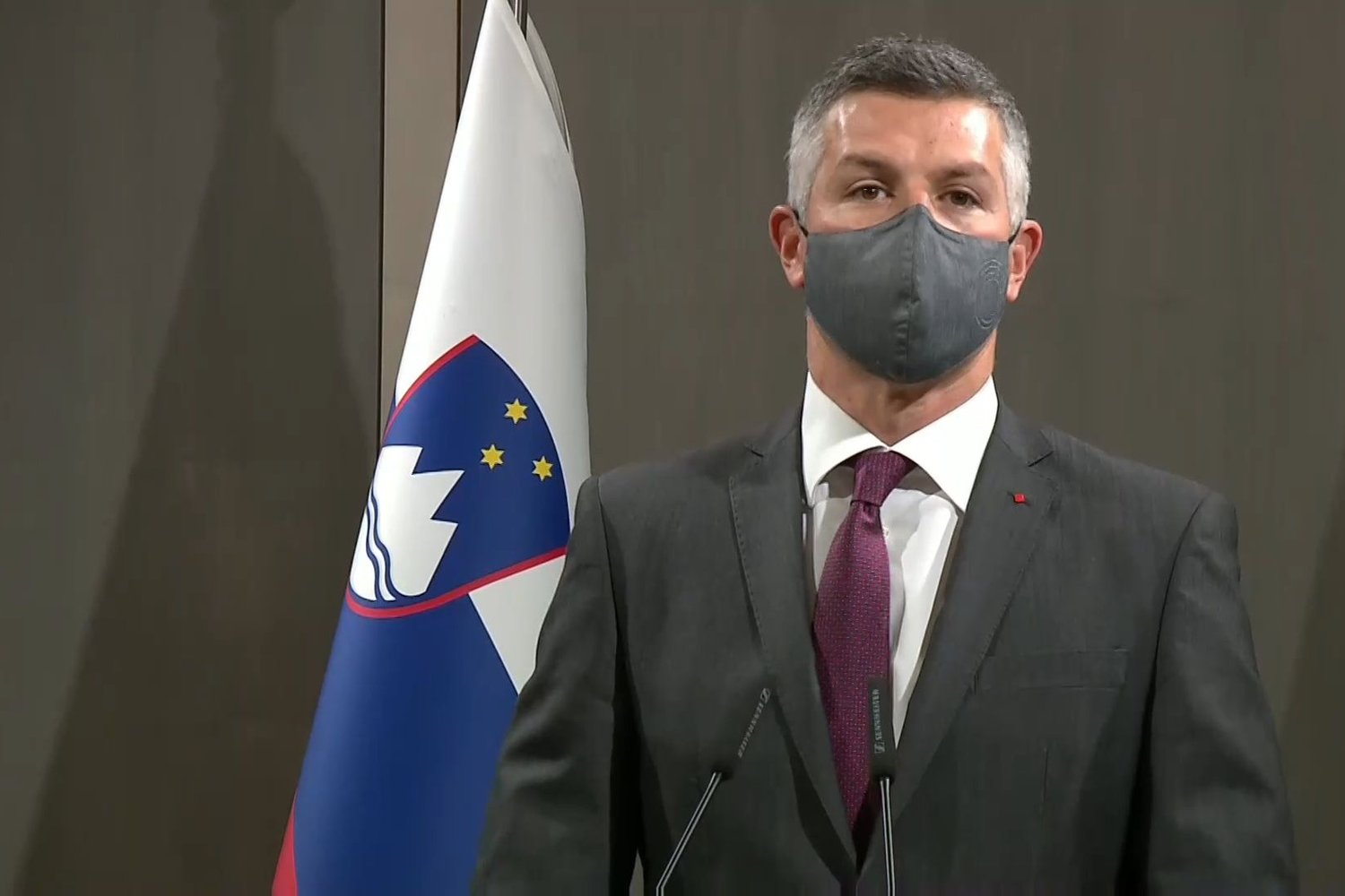 (VIDEO) Matjaž Nemec in Anja Bah Žibert nimata informacij o tem, “da bi Sova spremljala domnevno kupovanje poslancev” – O tem, kdo je dajal navodila SOVI glede ovadb v zadevi Irangate in o odločitvi Nemca, da dokumentacijo Knovsa posreduje tožilstvu, pa na nož – Dejan Kaloh: “Srčno upam, da tega ni storil, kajti potem je presegel mejo protipravnega ravnanja”