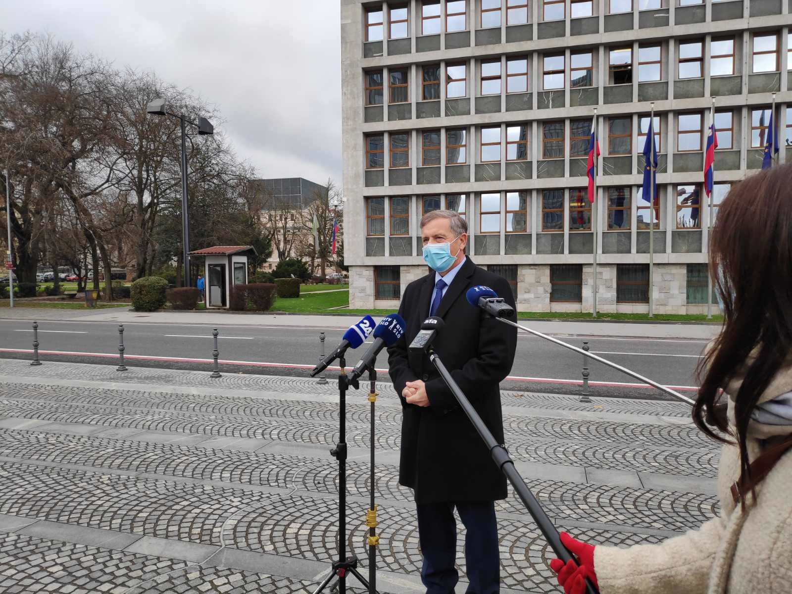 (V ŽIVO) Karl Erjavec: “Konstruktivna nezaupnica bo vložena 15. januarja”