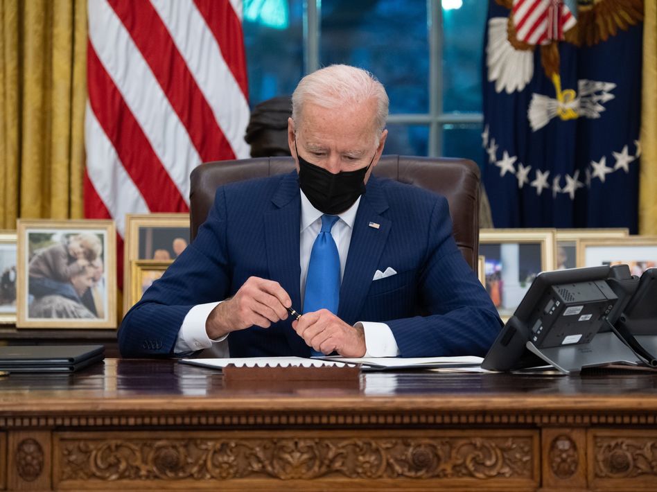 Biden preklical Trumpovo priseljensko politiko, odvzete otroke bo vrnil staršem