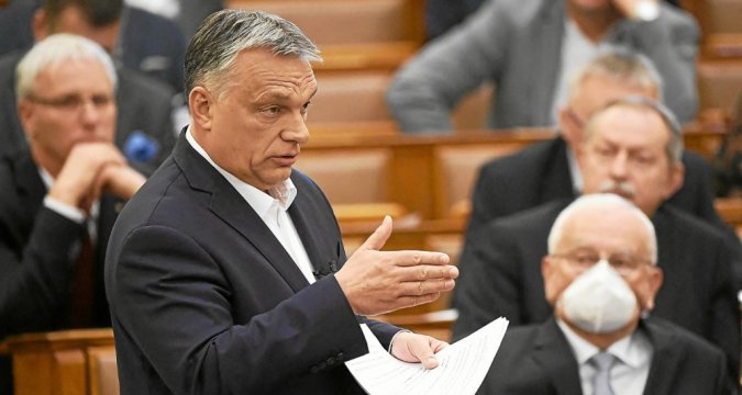 Orban od parlamenta zahteval podaljšanje vladnih posebnih pooblastil za 90 dni